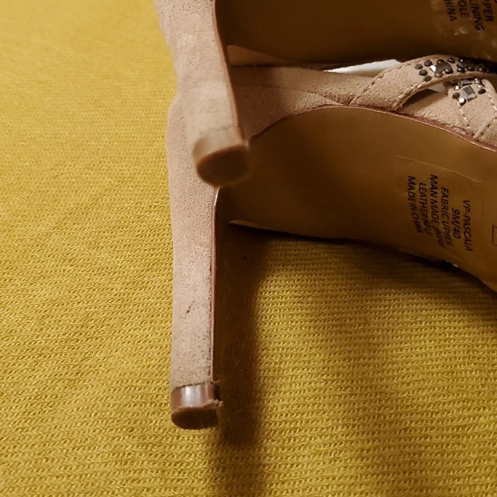 Vince Camuto sexy sandels sz 9 - Picture 5 of 9